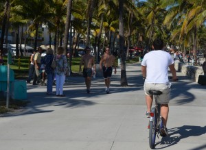 South Beach, Beachside Sidewalk
